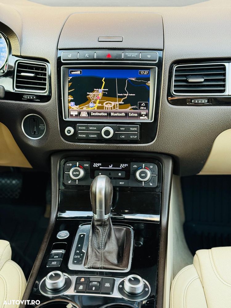 Volkswagen Touareg 3.0 V6 TDI BMT - 11