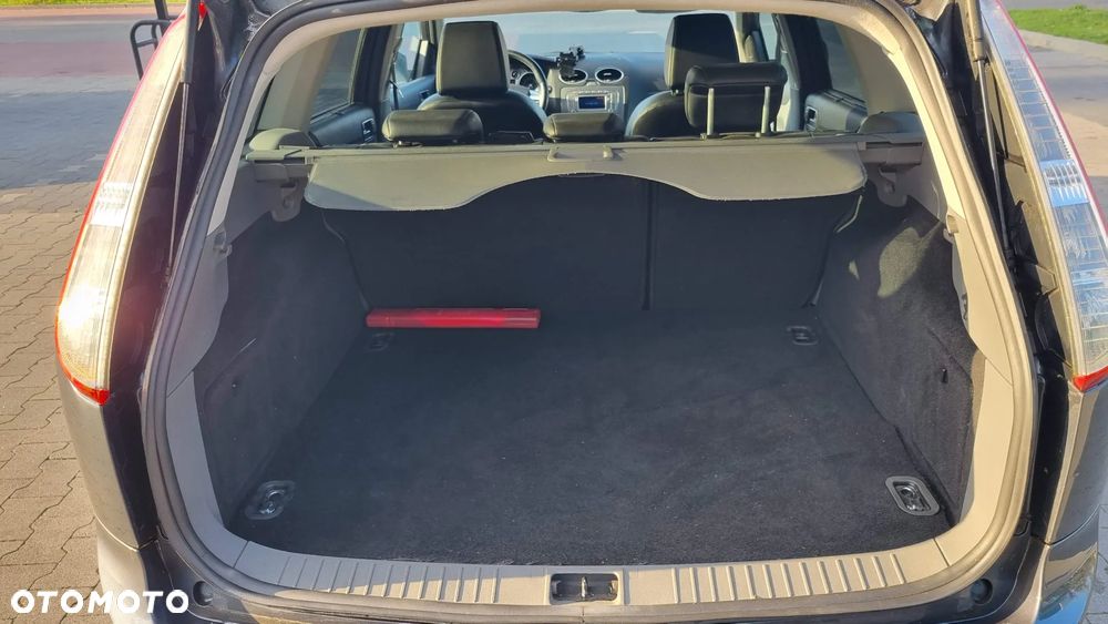 Ford Focus 2.0 TDCi DPF Titanium - 9