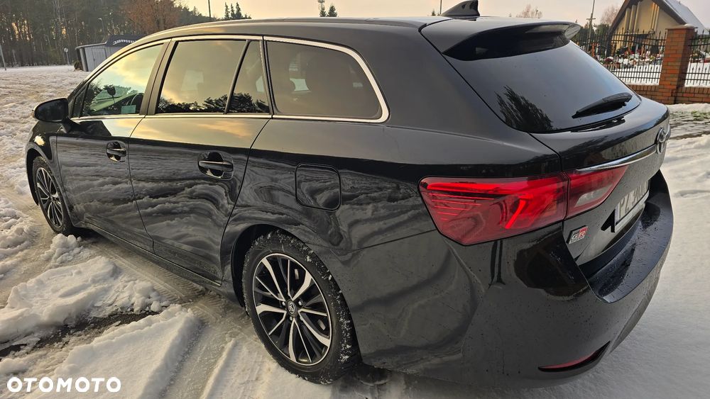 Toyota Avensis 2.0 D-4D Premium - 1