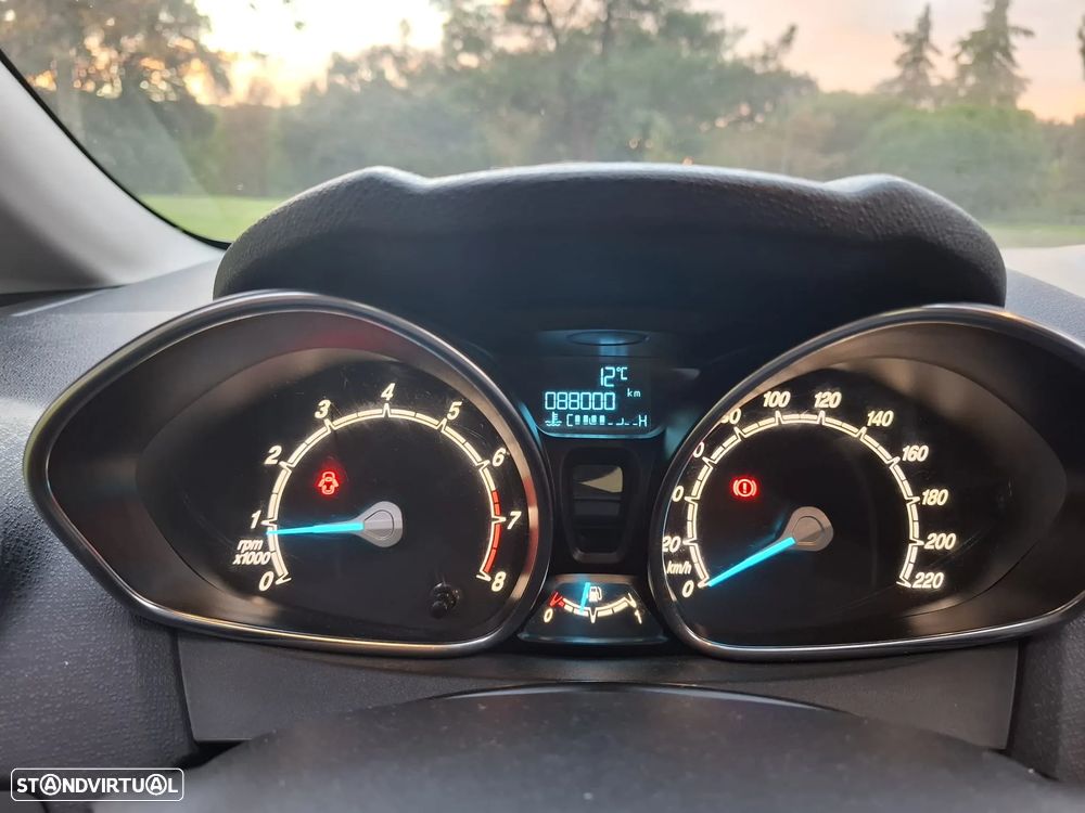 Ford Fiesta 1.0 Ti-VCT Titanium - 38