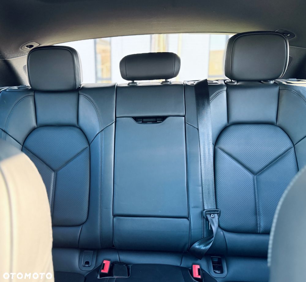 Porsche Macan Standard - 12