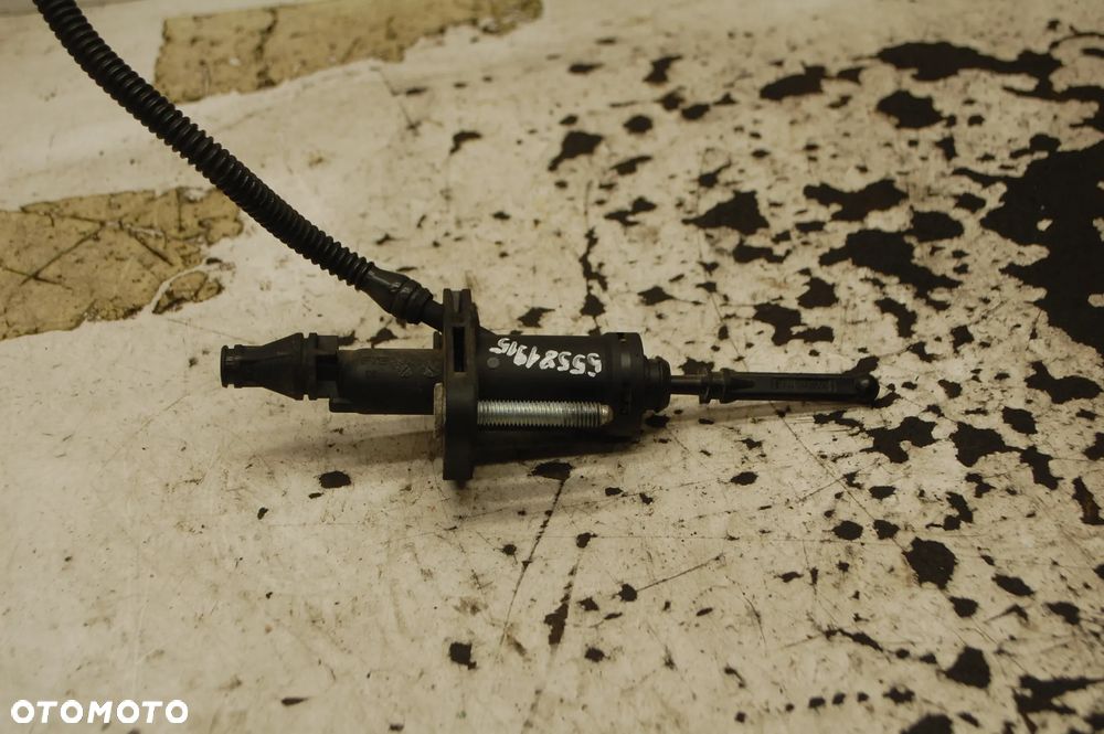 POMPKA SPRZĘGŁA WYSPRZĘGLIK 55581915 OPEL INSIGNIA A 2.8 TURBO - 2