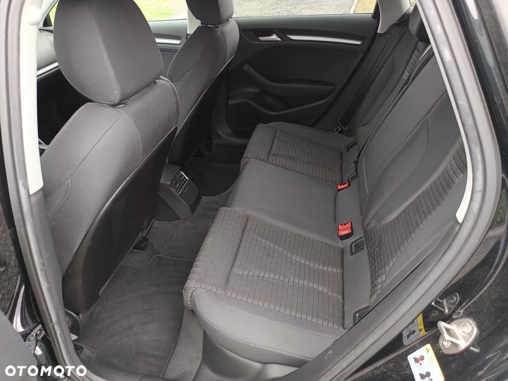Audi A3 Sportback 1.4 TFSI S line Sportpaket - 28