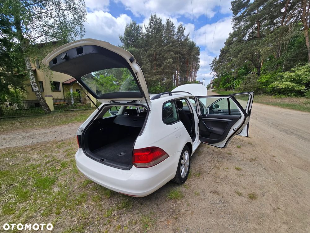 Volkswagen Golf 1.6 TDI DPF Highline - 19