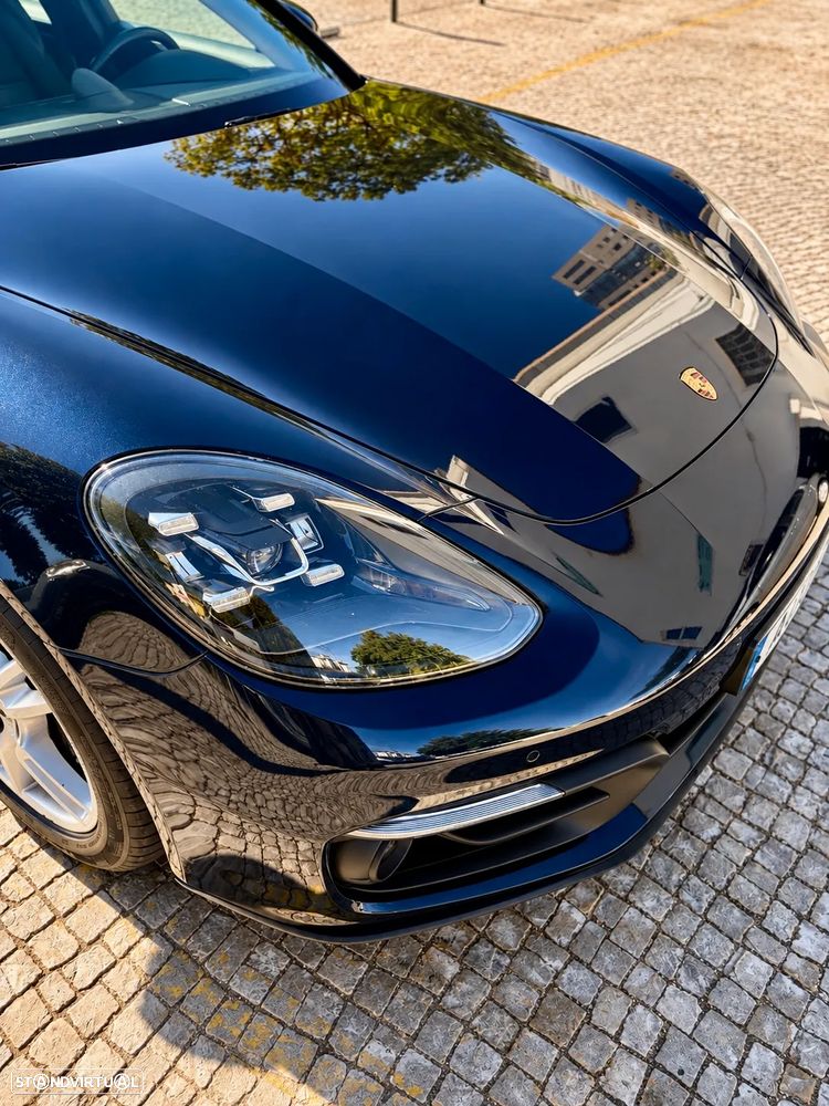 Porsche Panamera 4 E-Hybrid - 1