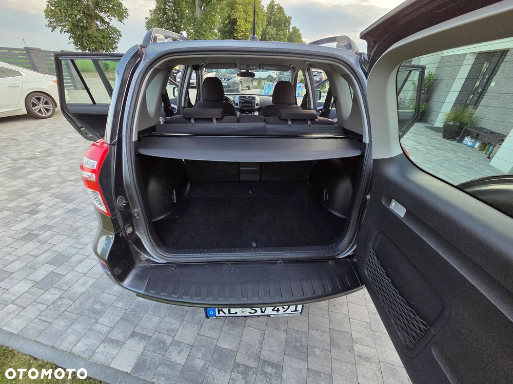 Toyota RAV4 2.2 D-4D 4x2 - 11