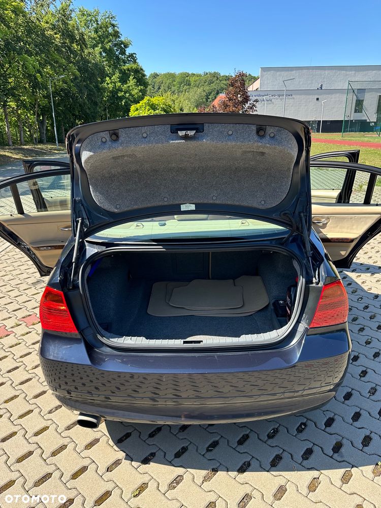 BMW Seria 3 318i Edition Lifestyle - 12