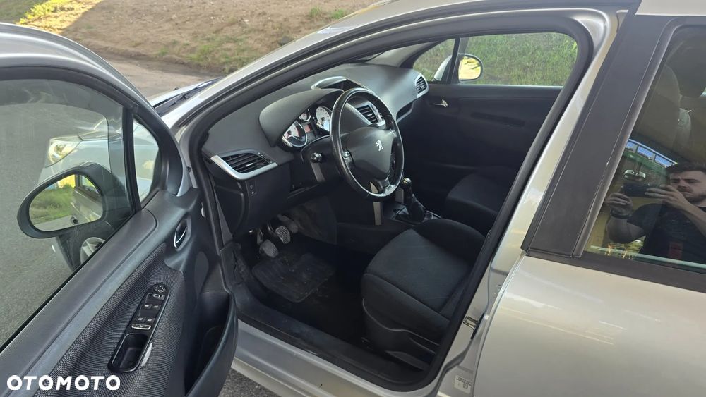 Peugeot 207 SW 110 HDi FAP (Blue Lion) Sport - 10