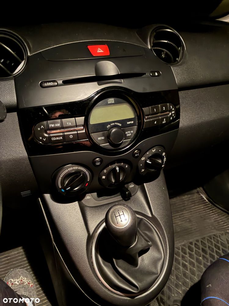 Mazda 2 - 6