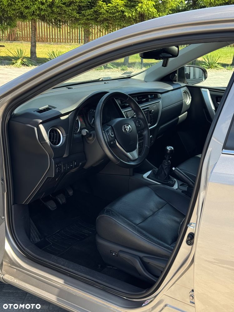 Toyota Auris 2.0 D-4D Prestige - 9