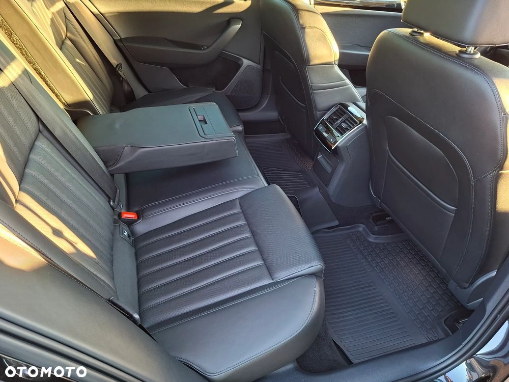 Skoda Superb 2.0 TDI L&K DSG - 7