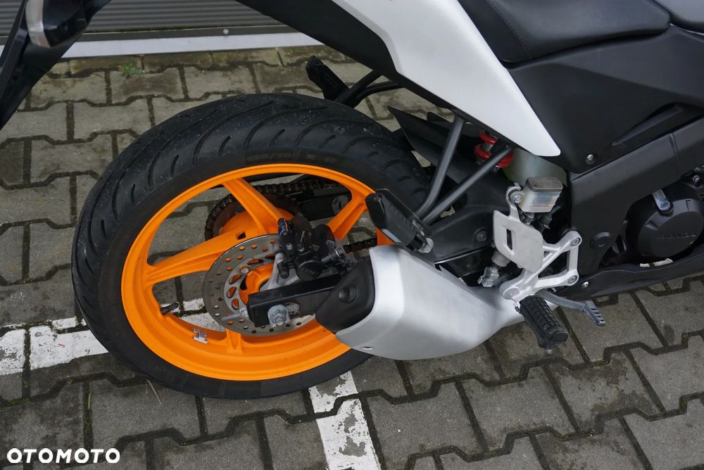 Honda CBR - 12