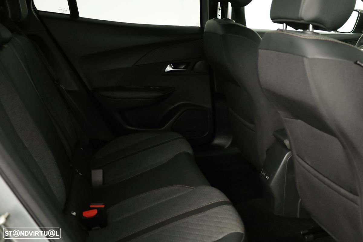 Peugeot 2008 1.2 PureTech Allure - 24
