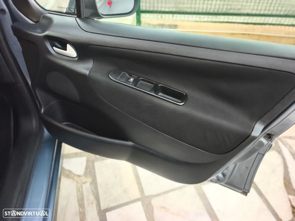 Peugeot 207 1.4 HDi Premium - 14
