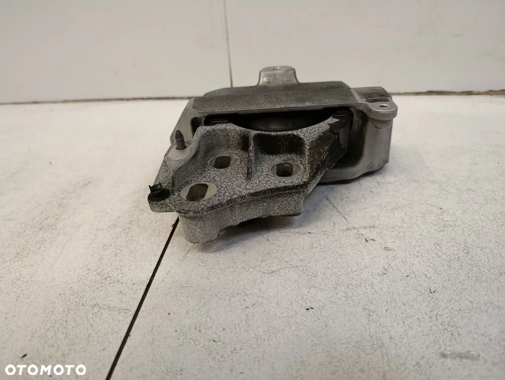Łapa poduszka mocowanie silnika Mercedes CLA W118 A118 118 lift 1.3B - 3