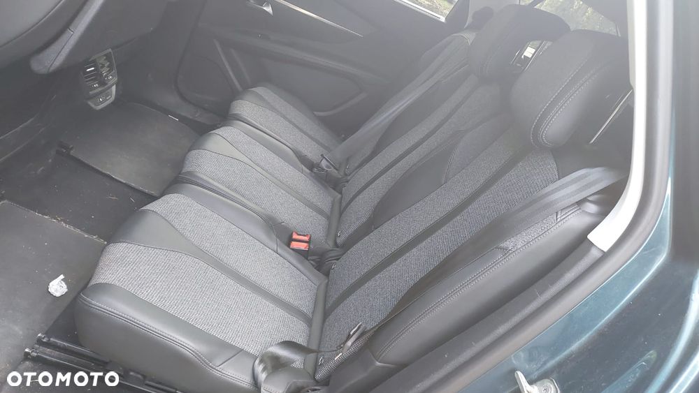 Peugeot 5008 1.2 PureTech Allure Pack S&S EAT8 - 11