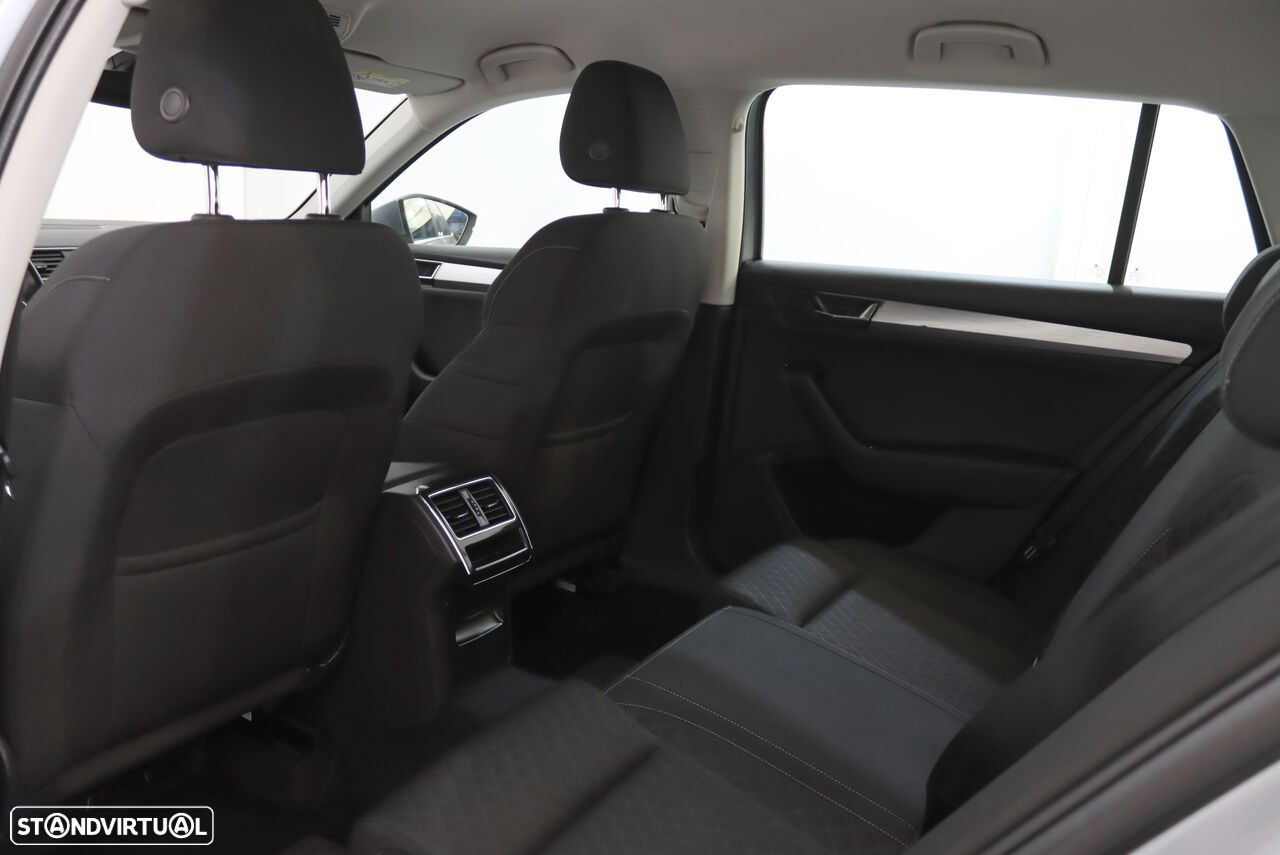 Skoda Superb Break 1.4 TSI iV Ambition DSG - 8