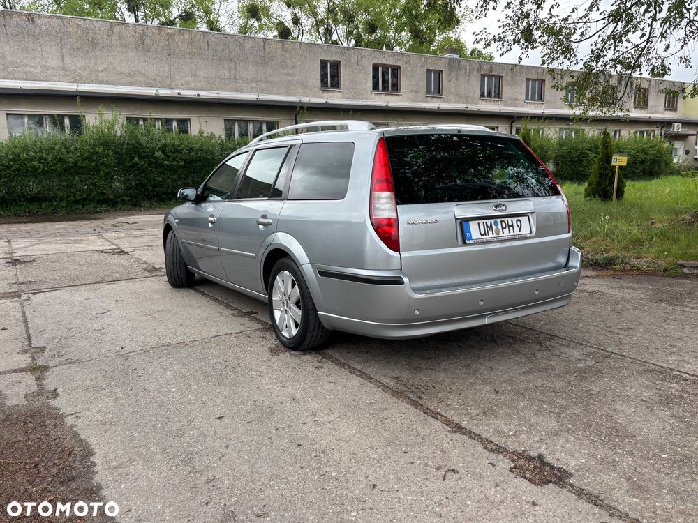 Ford Mondeo 2.0 Viva Titanium - 32