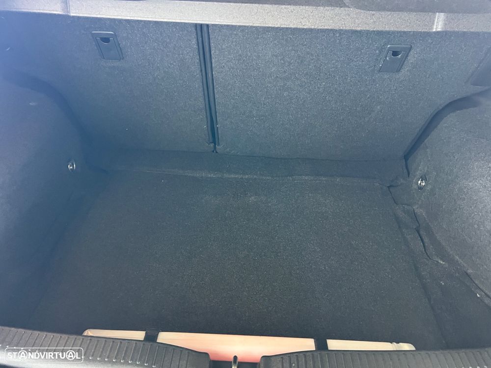 Toyota Auris 1.4 D-4D Exclusive+P.Sport - 12