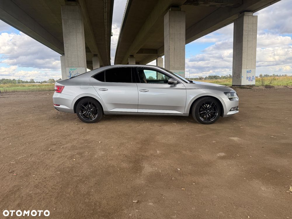 Skoda Superb 2.0 TDI Ambition DSG7 - 4