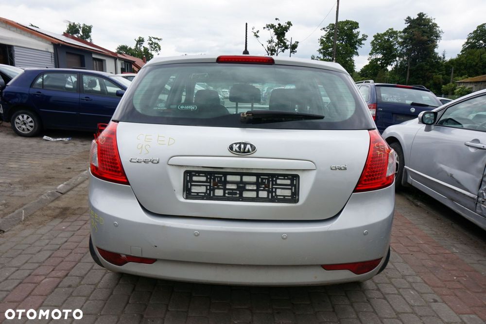KIA CEED I LIFT 5D HB 2010 9S 1.6 CRDI D4FB 90KM WAJ6H SREBRNY na części - 4