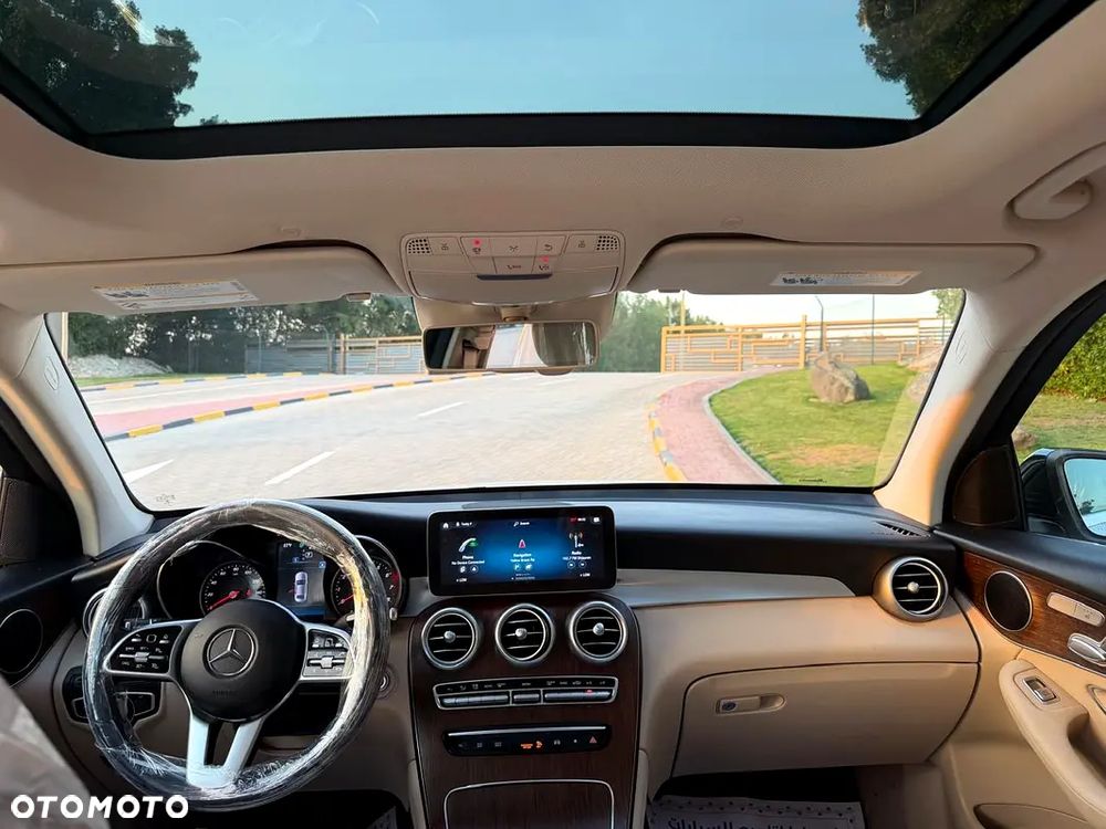 Mercedes-Benz GLC 300 4Matic 9G-TRONIC AMG Line Plus - 11