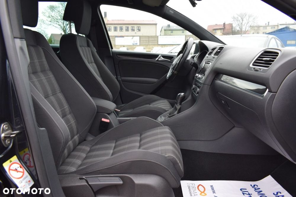 Volkswagen Golf - 23