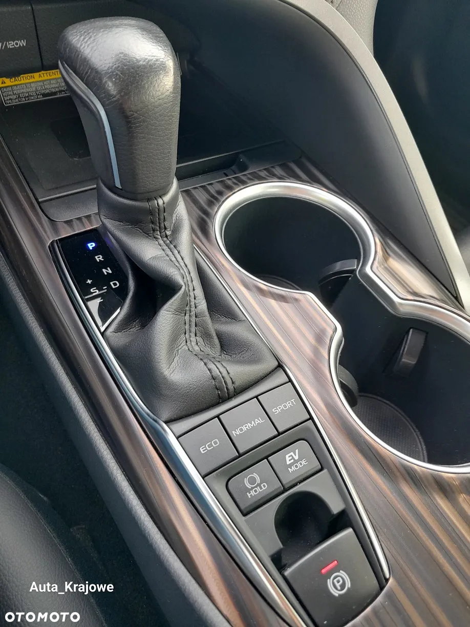 Toyota Camry 2.5 Hybrid Executive CVT - 23