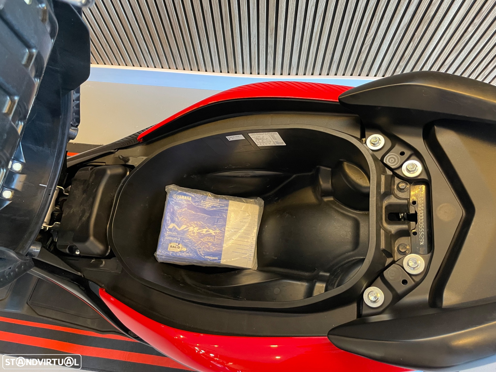 Yamaha NMAX - 16