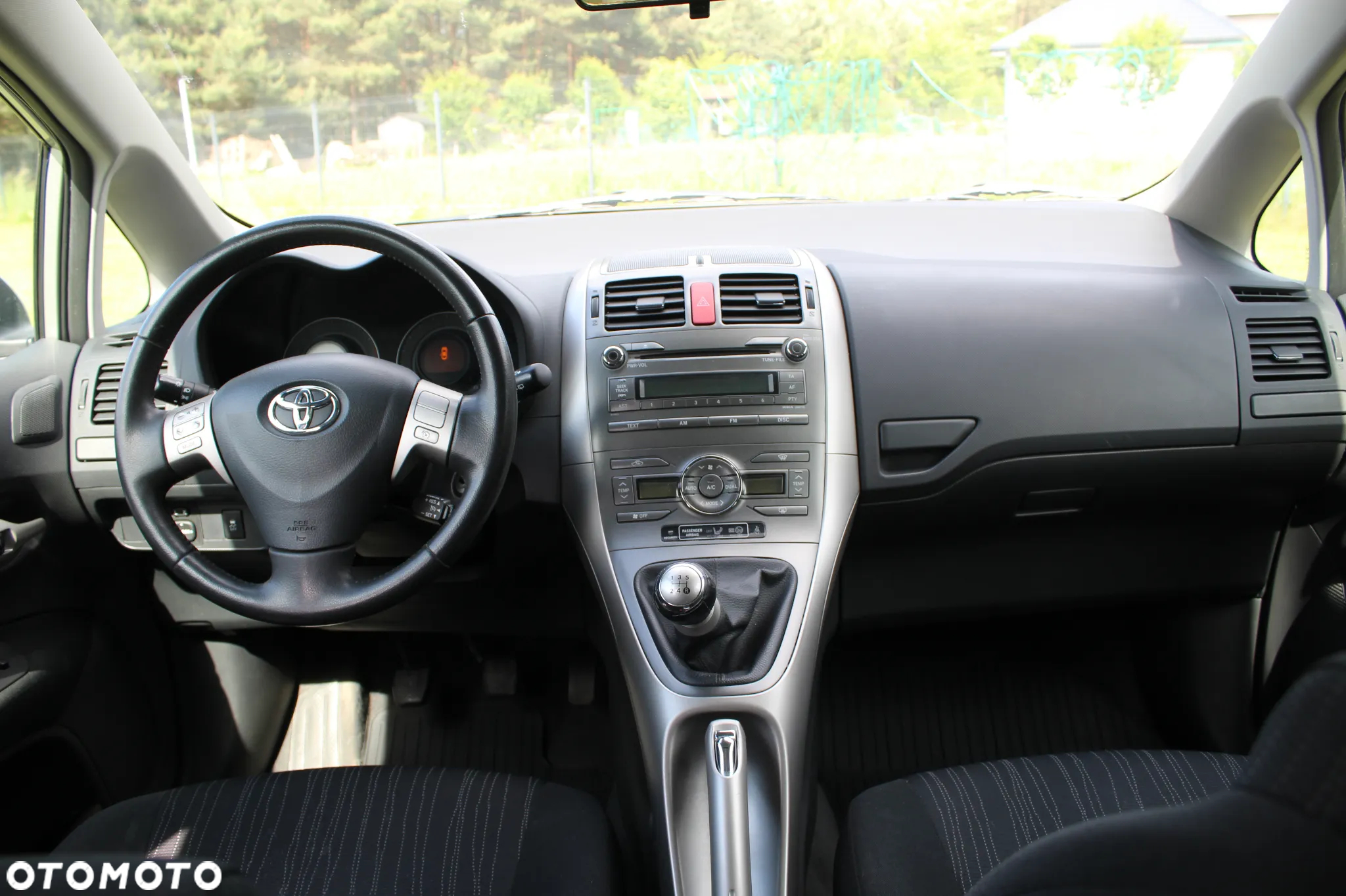 Toyota Auris 1.6 VVT-i Executive - 3