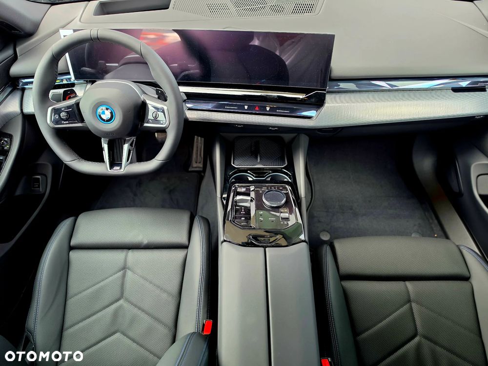 BMW Seria 5 530e xDrive PHEV - 21