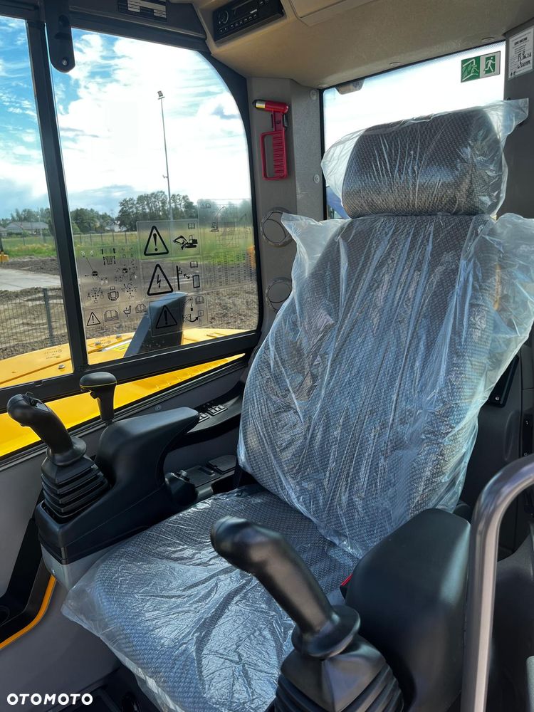 Volvo ECR88D nowa koparka dealer PL - 18
