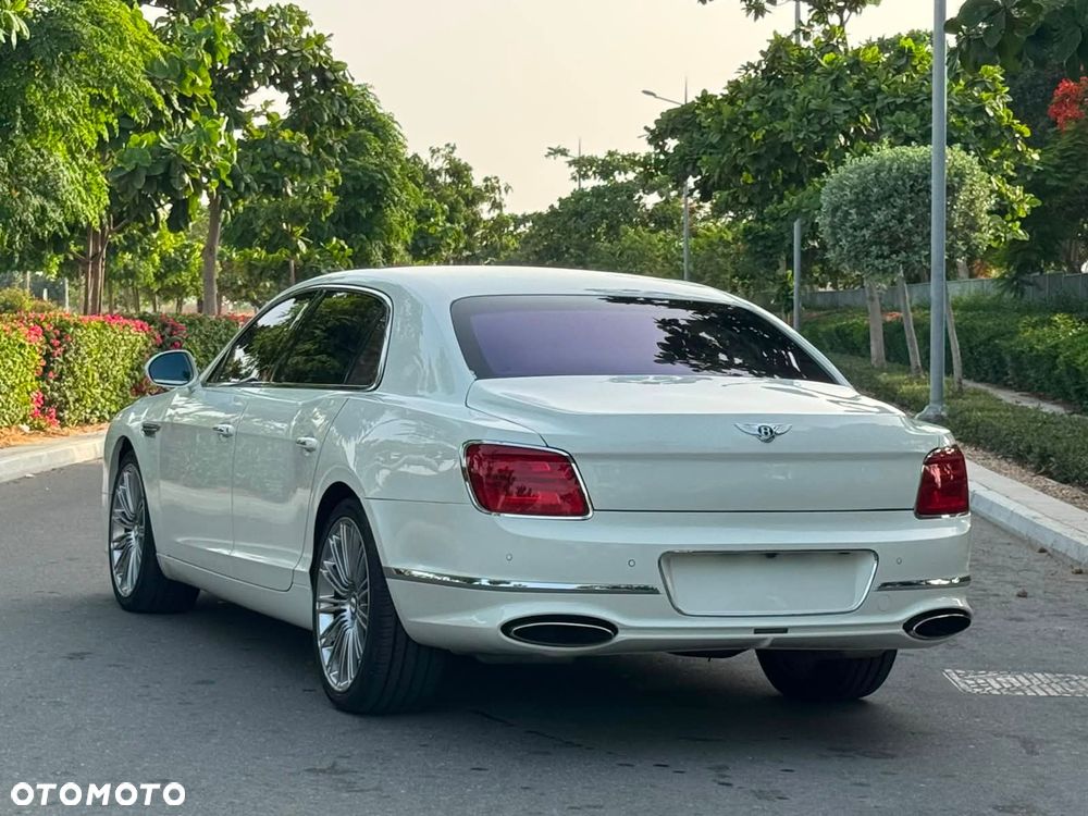 Bentley Flying Spur - 4