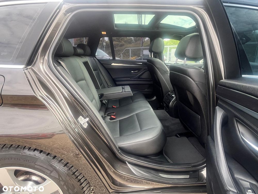 BMW Seria 5 520d Luxury Line - 9
