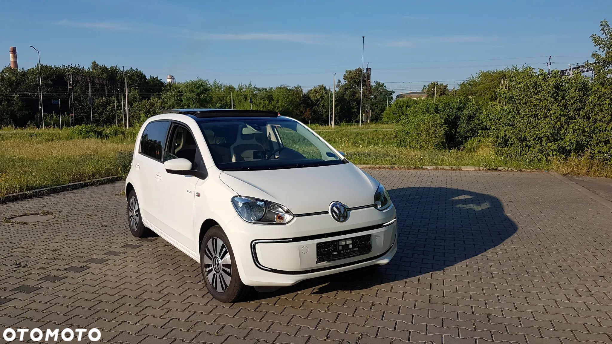 Volkswagen up! e-up - 1