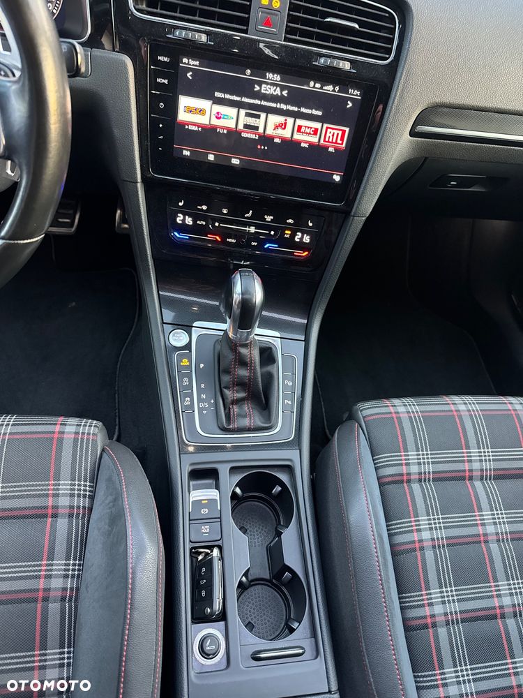 Volkswagen Golf GTI Performance BlueMotion Technology DSG - 29