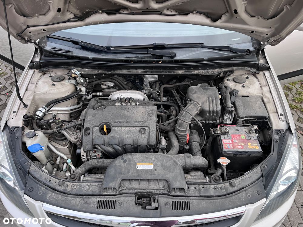 Hyundai i30 1.6 Comfort EU5 - 13