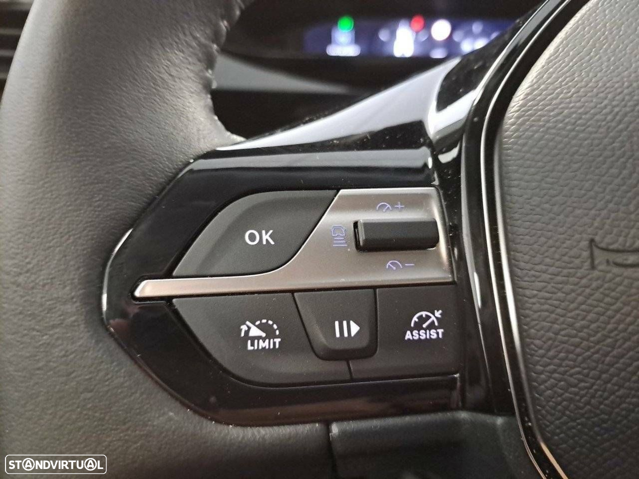 Peugeot 408 1.2 PureTech Allure EAT8 - 16