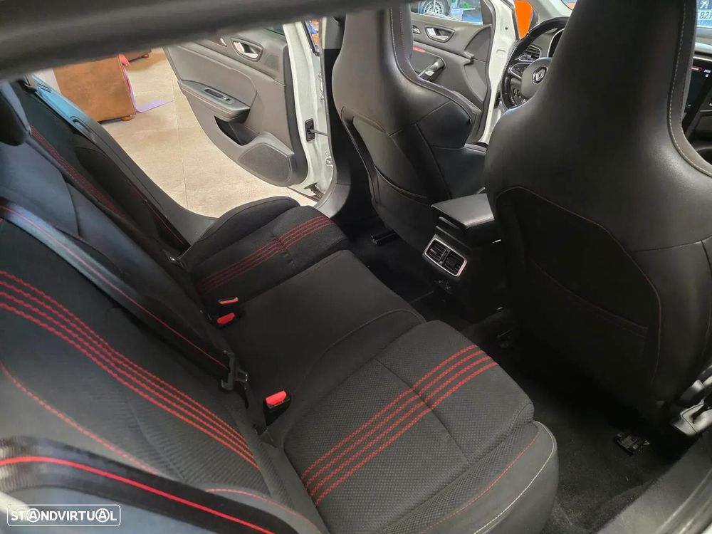 Renault Mégane Sport Tourer 1.5 Blue dCi R.S. Line — fotografia 17