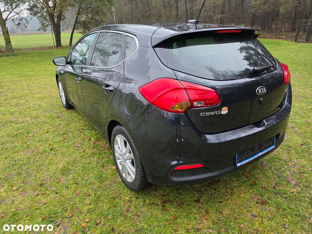 Kia Ceed 1.6 GDI Dream Team Edition - 4