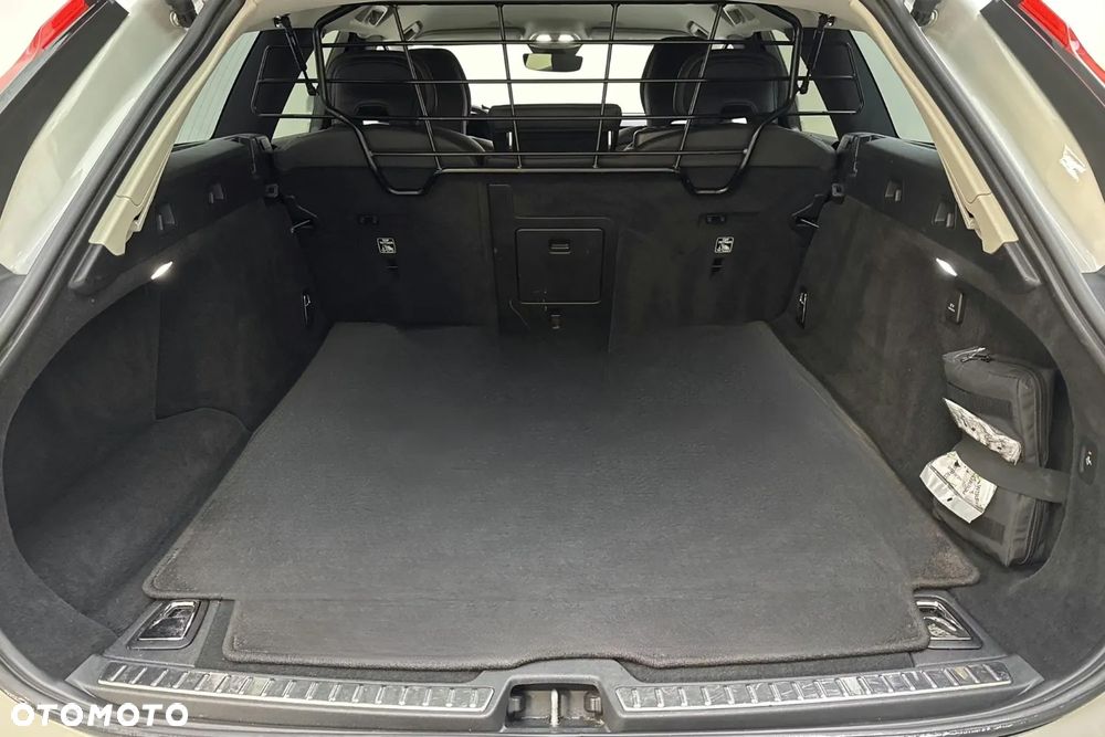 Volvo V90 Cross Country D4 AWD Pro - 10