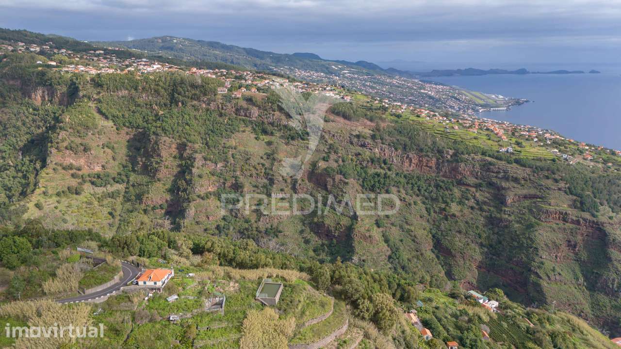 Terreno com ruina no Caniço Ilha da Madeira - Grande imagem: 2/6