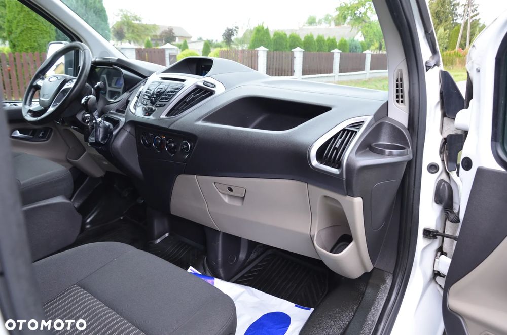 Ford TRANSIT CUSTOM - 18