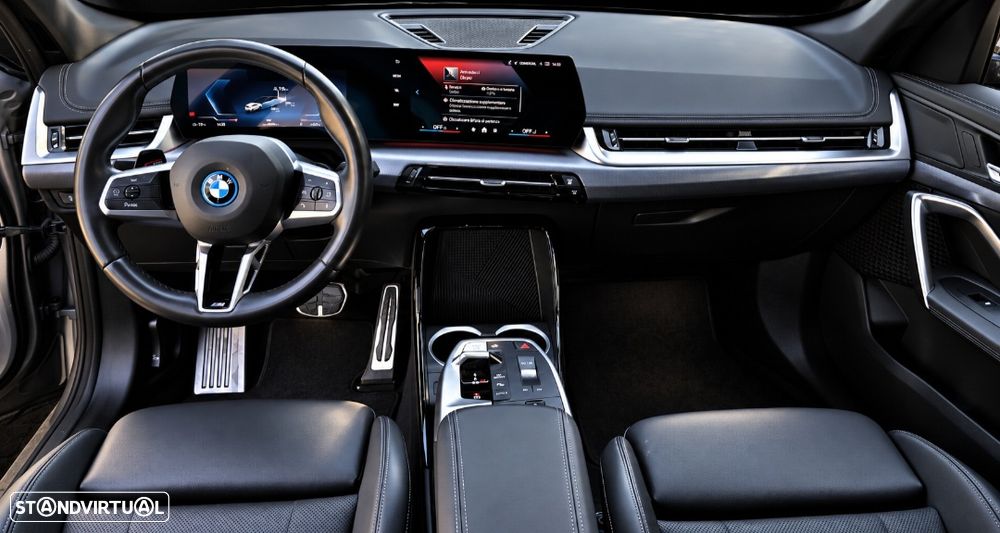 BMW iX1 xDrive30 M Sport Pack - 16