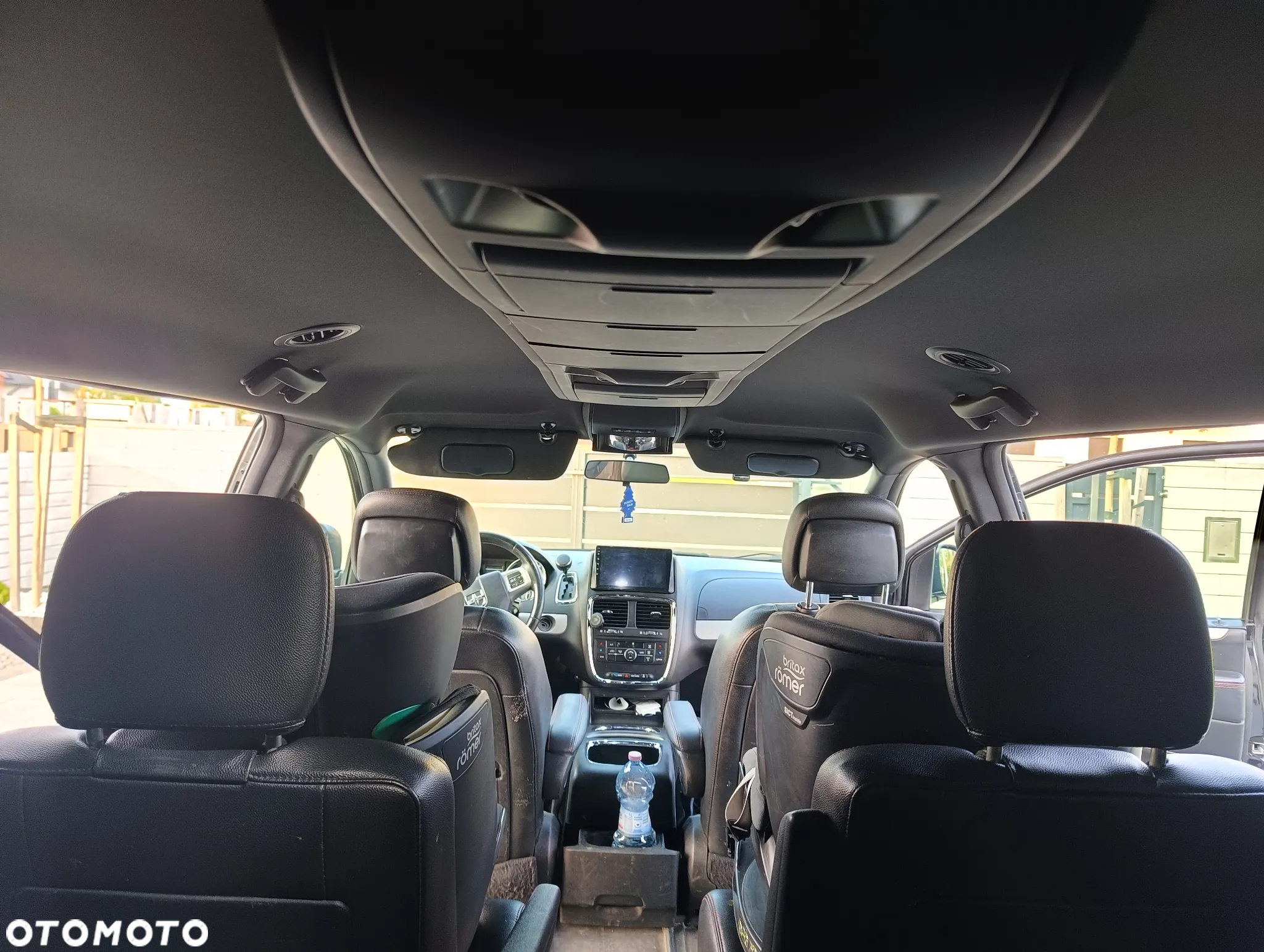 Dodge Grand Caravan - 12