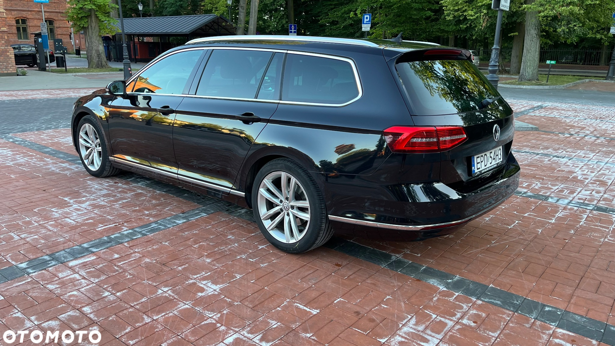 Volkswagen Passat - 4