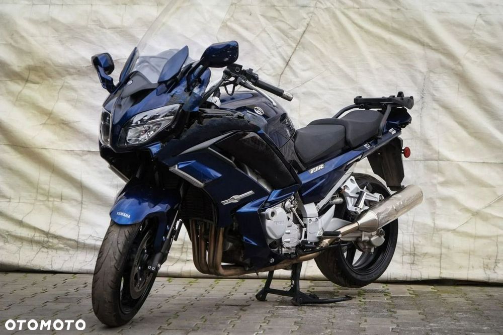 Yamaha FJR - 2