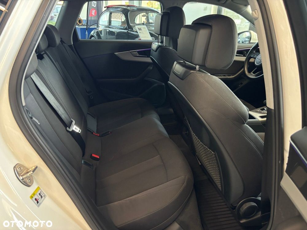 Audi A4 Avant - 32