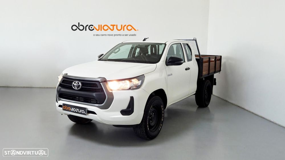 Toyota Hilux Extra-Cab 2.4 D-4D 4X4 - 2