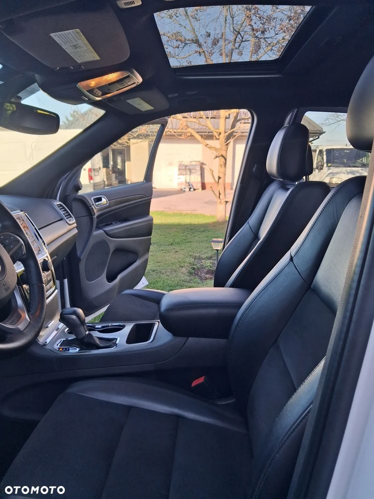 Jeep Grand Cherokee - 19